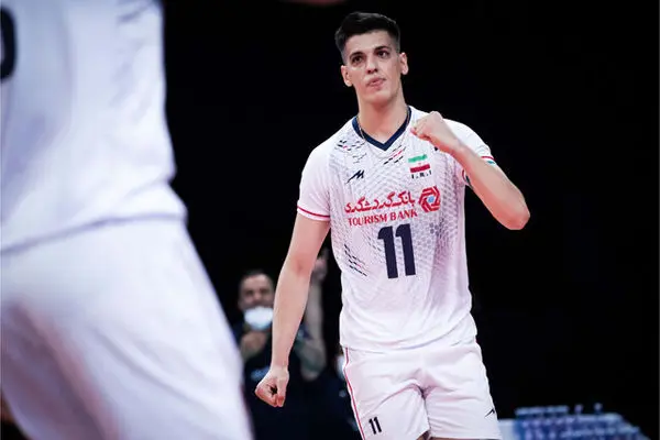 ویدیو/ اشک‌های بی امان فرهاد قائمی در آغوش پدر صابر کاظمی