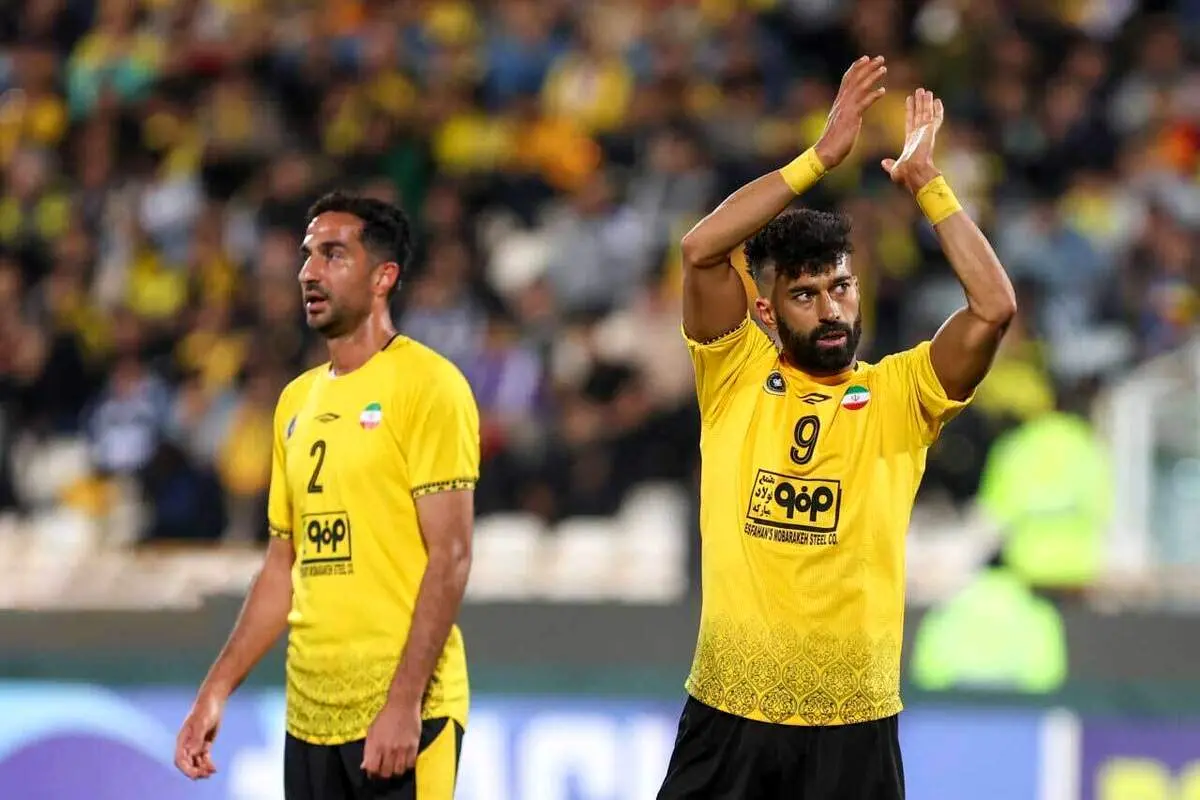 گیج بازی رامین رضاییان که دیشب در زمین درآورد!/ فیلم