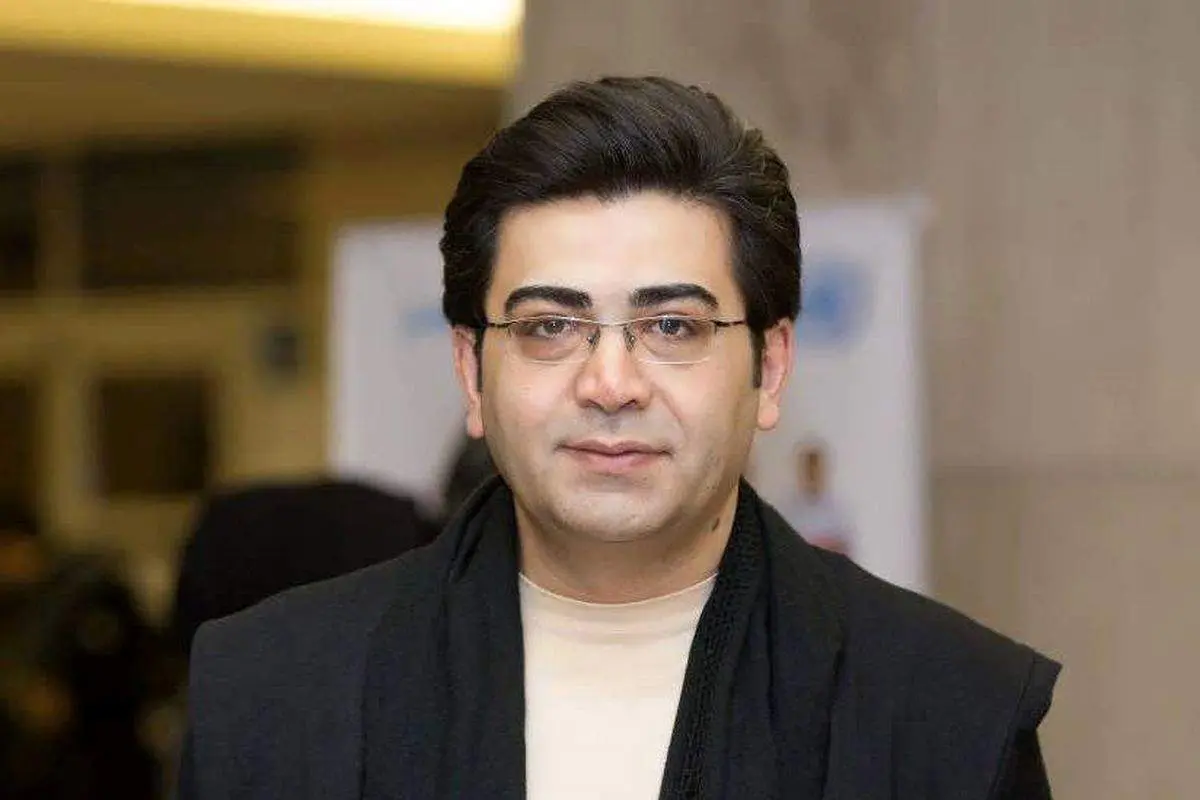 فرزاد حسنی ماندنی شد
