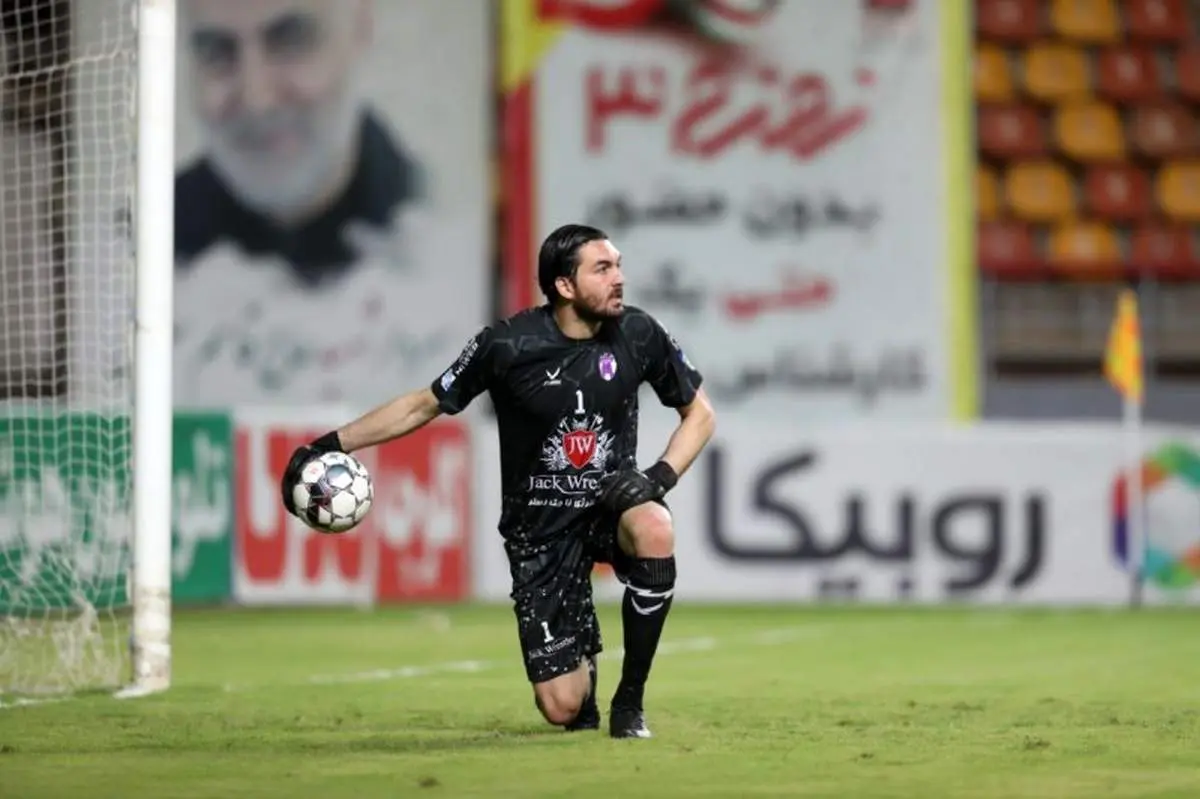  هوادار سه امتیاز را مدیون این بازیکن است!