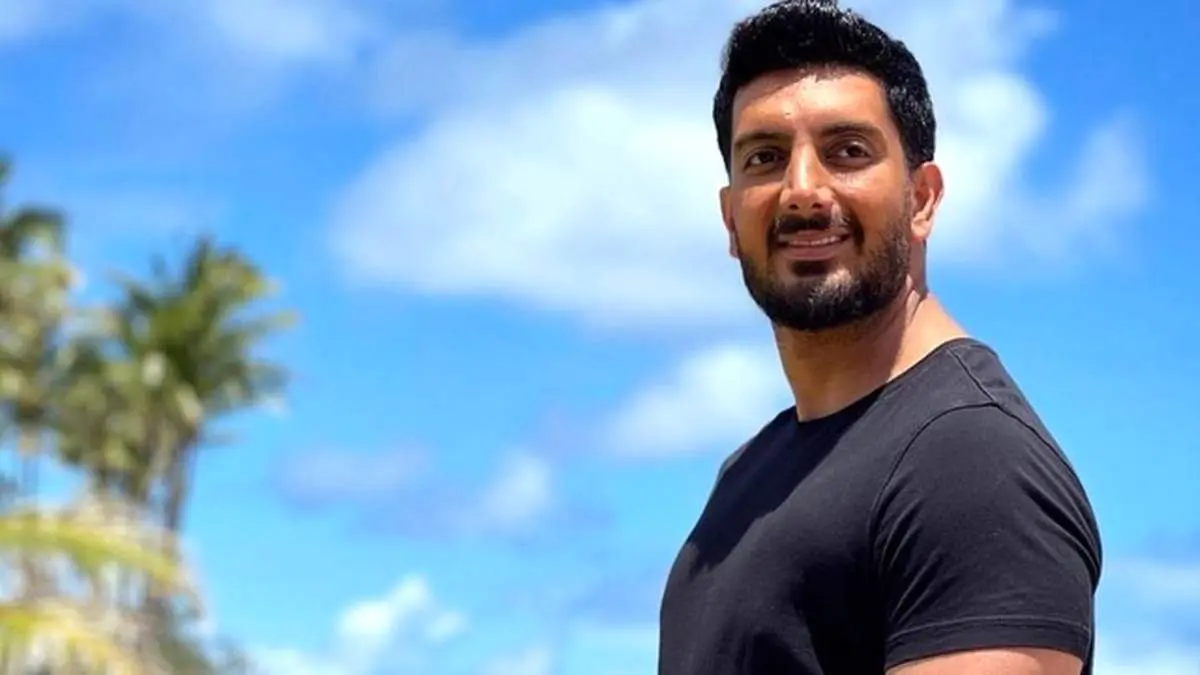 ببینید | ماجرای حرکات موزون فرزاد فرزین در جمع همکارانش