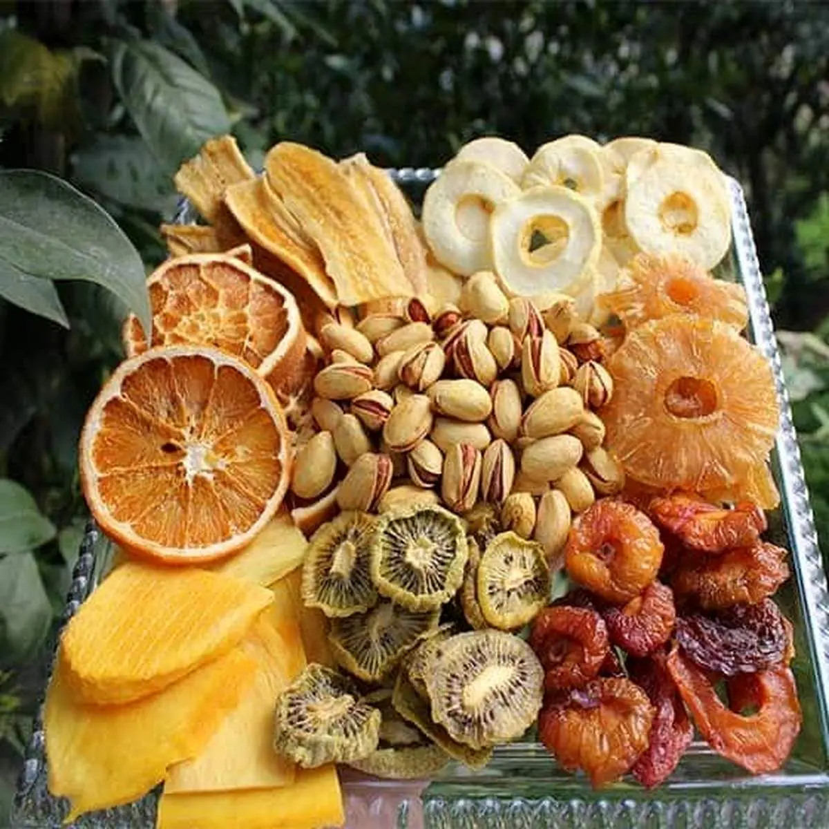 میوه خشک نخرید،  در خانه درست کنید 