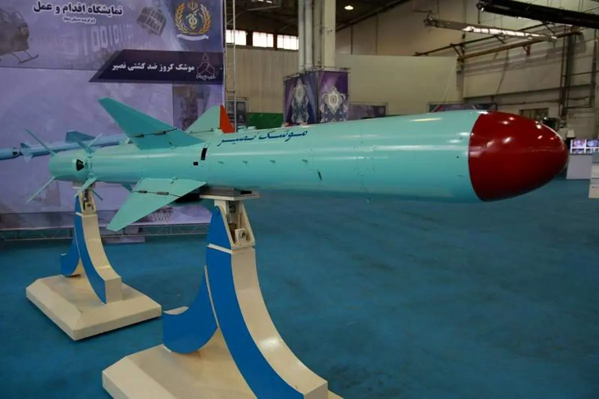 نیروی دریایی سپاه موشکهای قدیر و نصیر را تحویل گرفت
