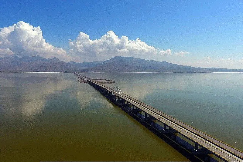 دریاچه ارومیه خشک‌شده و مرده است +ویدئو
