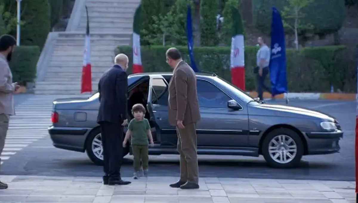 قالیباف با نوهاش به محل مناظره آمد؟ / عکس