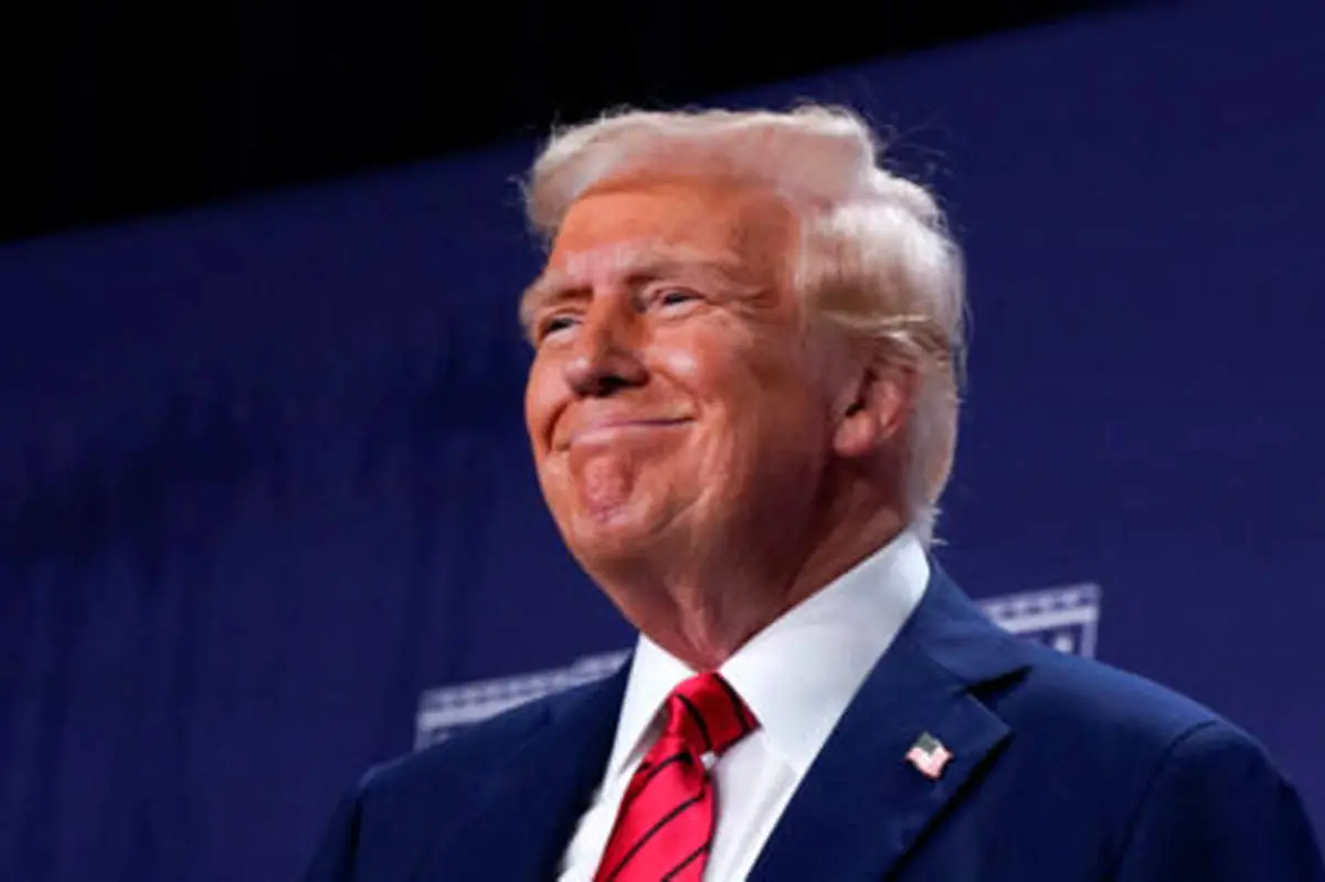 
ترامپ ۲ بوقلمون‌ کاخ سفید را عفو کرد
