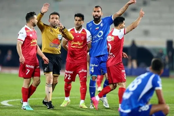 جدول لیگ برتر تا امروز جمعه 12 بهمن/ پرسپولیس بالای سر استقلال