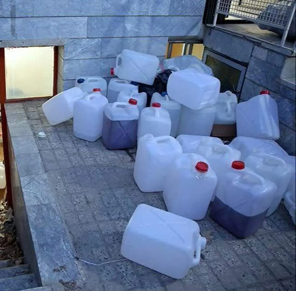 کارگاه تولید مشروبات الکلیِکلاردشت منهدم شد!