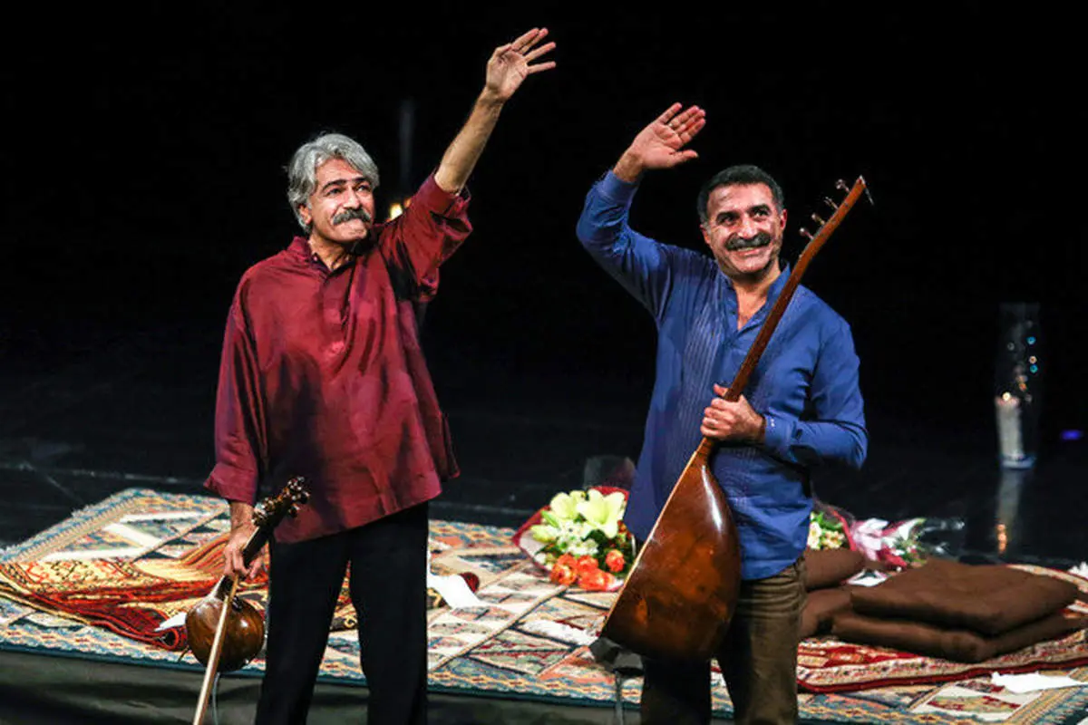 کیهان کلهر روی صحنه میرود