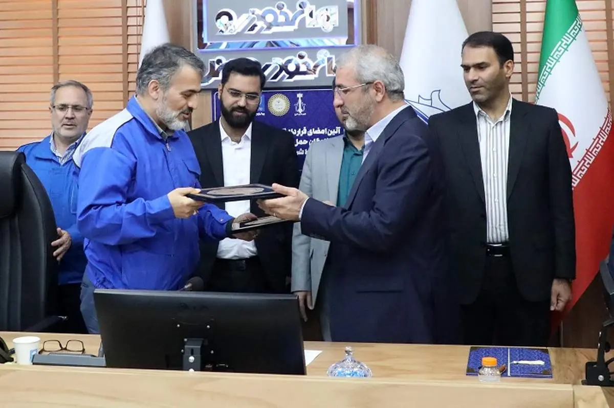 قرارداد خرید ۴۰ دستگاه اتوبوس برقی ایران خودرو دیزل امضا شد/ کرج اولین بهرهبردار اتوبوسهای برقی در کشور