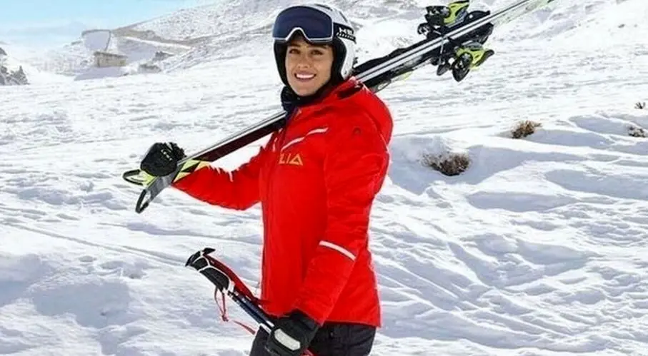 عاطفه احمدی با حمایت رهبری به آغوش خانواده برگشت