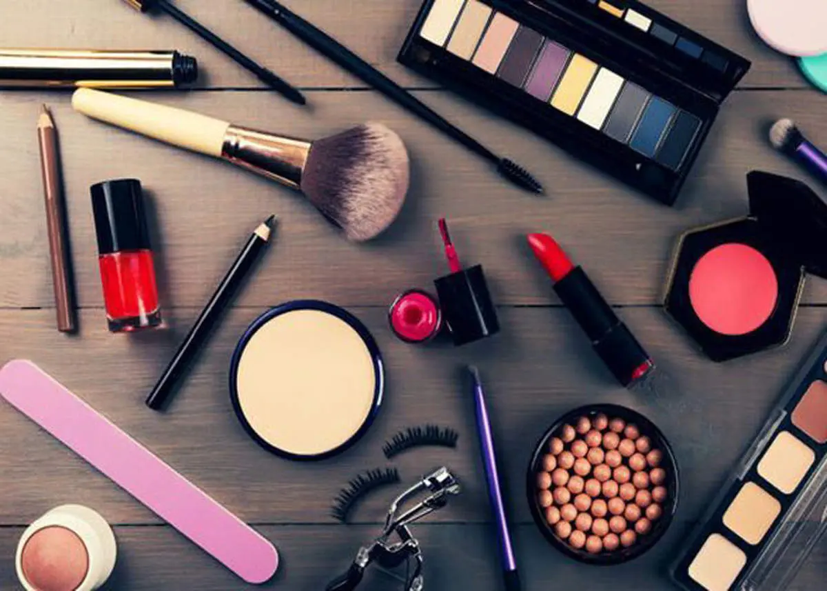 ایرانیها ۵ برابر خاورمیانه لوازم آرایشی میخرند!