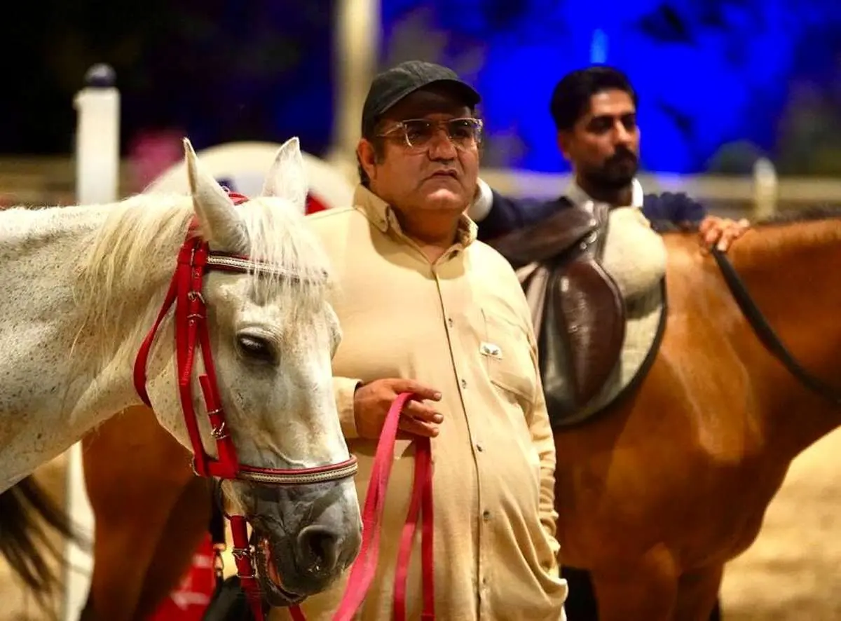 یک بازیگر طنز مجری شد