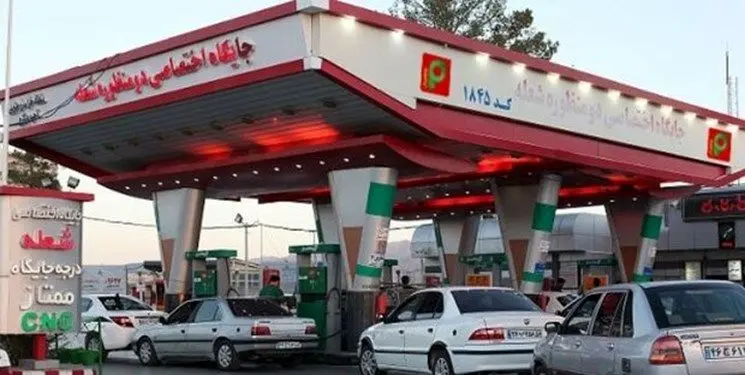 پلیس راهور: مقابل پمپ بنزین‌ها توقف نکنید