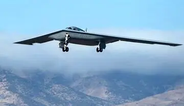 بمب‌افکن B-۲۱ مسلح شد