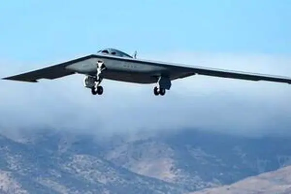 بمب‌افکن B-۲۱ مسلح شد