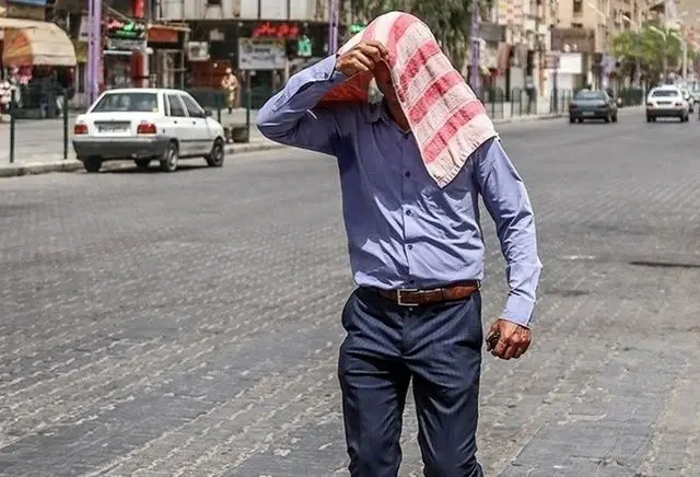 بحران آب و گرمای شدید در کرمان | شهروندان کرمانی گرمای بی‌سابقه در 30 سال گذشته را تحمل می‌کنند