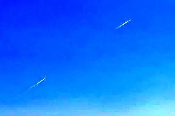 آزمایش موشکی در چند نقطۀ ایران
