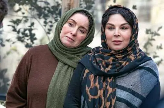 ببینید/ موتورسواری ژاله صامتی و شهره سلطانی