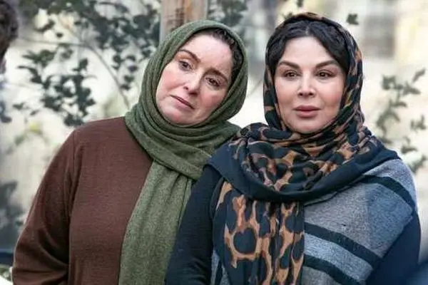 ببینید/ موتورسواری ژاله صامتی و شهره سلطانی