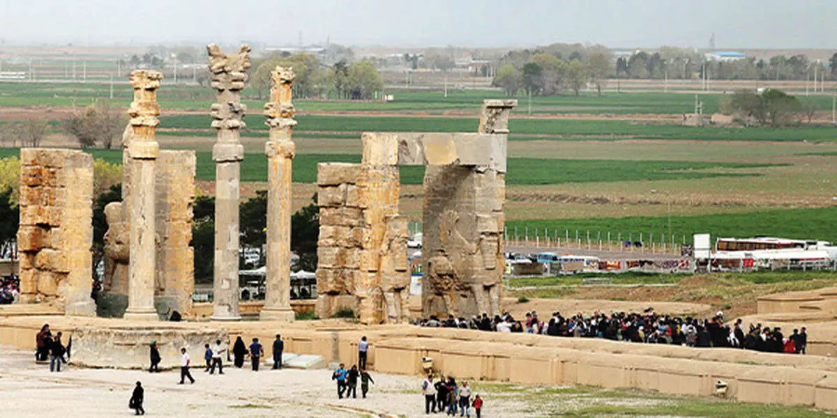 چرایی برگزاری ارکستر ارمنستان در تخت جمشید