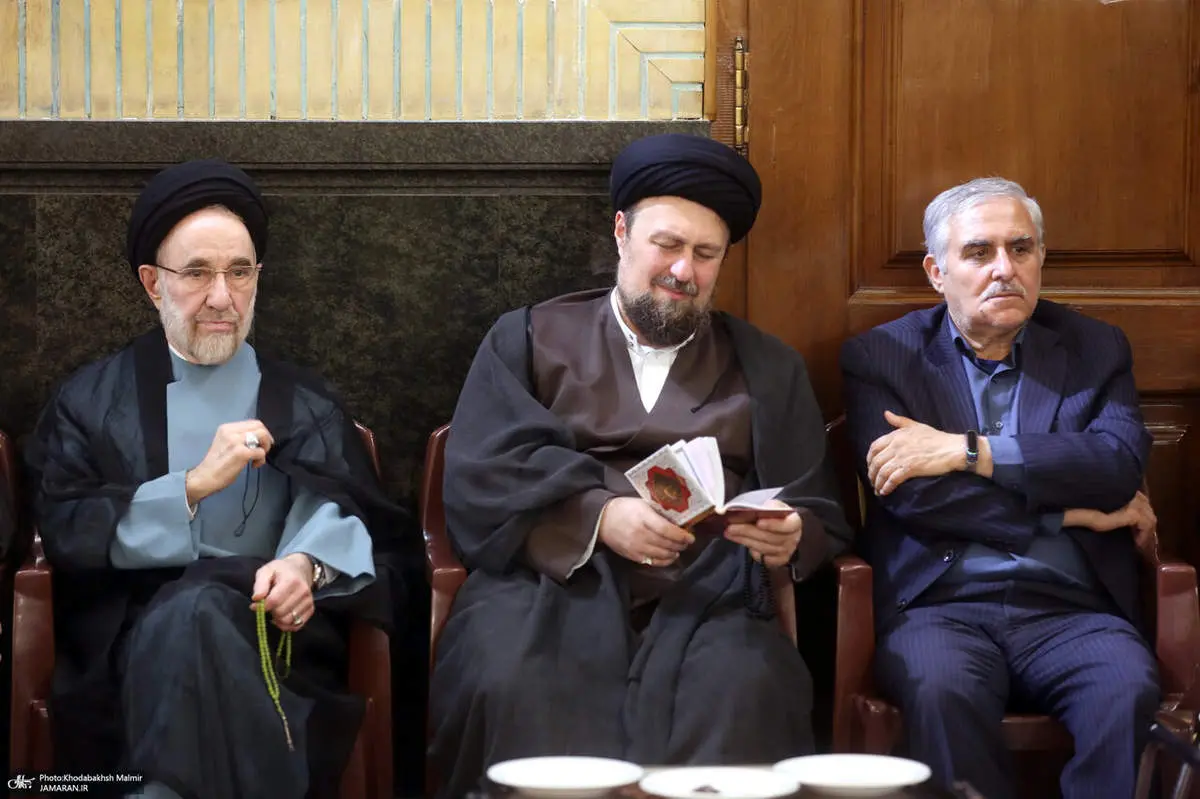 محمد خاتمی و حسن خمینی در یک مراسم / عکس