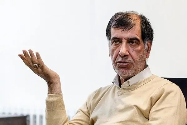 کارشکنی سر راه دولت خیانت به نظام است