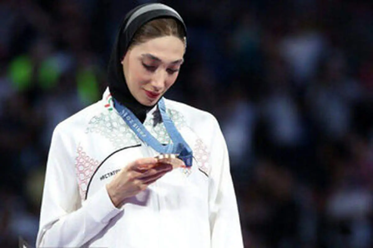 تقلید  مبینا نعمتزاده از امیر قلعهنویی/ عکس