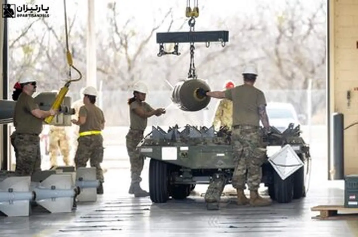 پخش تصاویر بمب افکن‌ استراتژیک و بمب‌های یک تنی آمریکا 