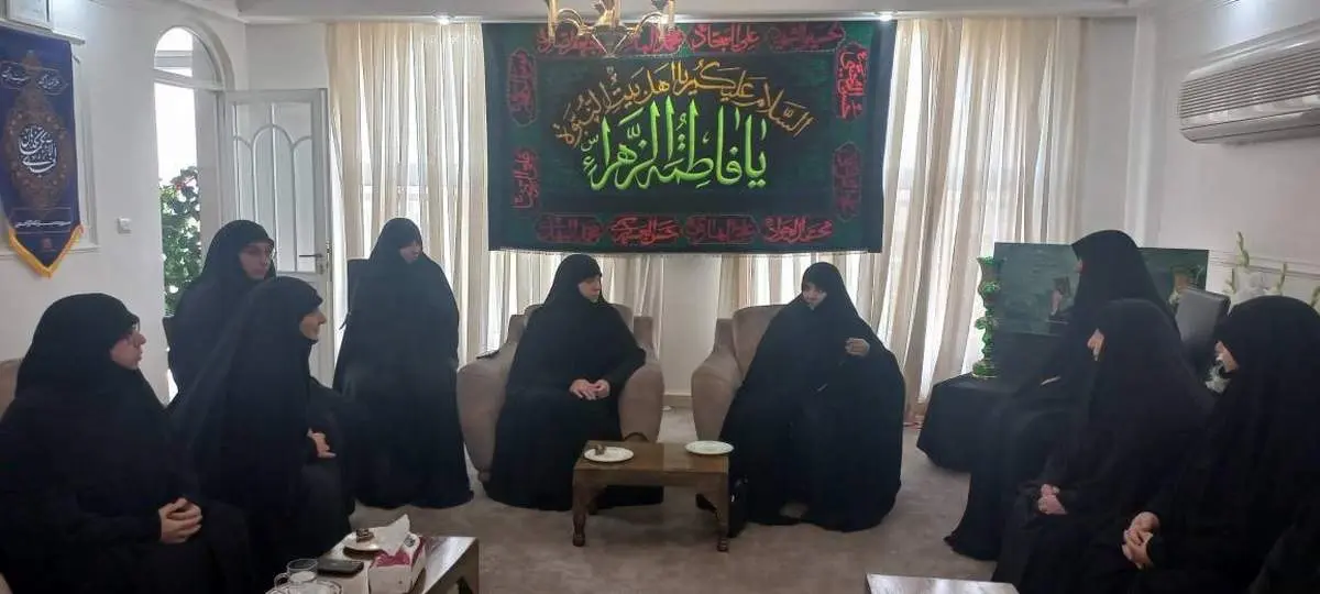 دیدار دختر سید حسن نصرالله با خانواده و همسر رییسی/ عکس