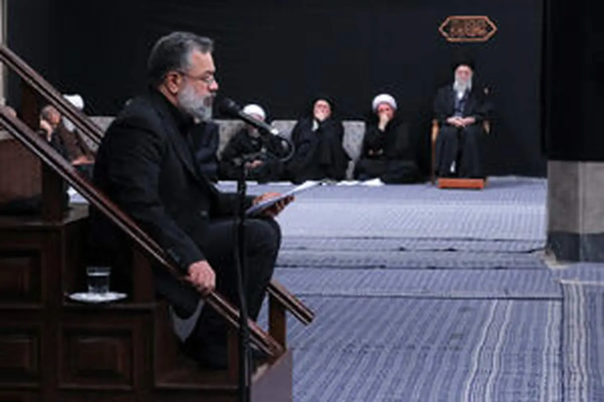 ببینید/ روضه‌خوانی کریمی در شام شهادت حضرت زهرا(س) در حسینیه امام(ره)