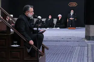 ببینید/ روضه‌خوانی کریمی در شام شهادت حضرت زهرا(س) در حسینیه امام(ره)