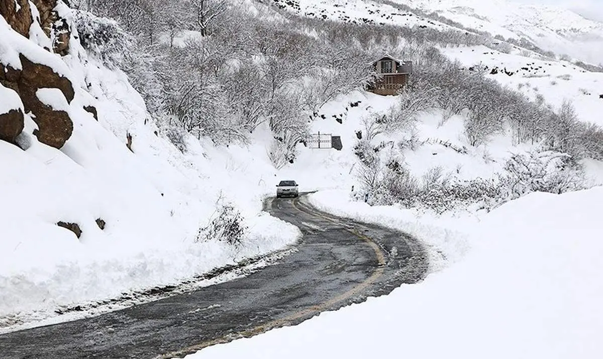 بارش برف و باران در راه این مناطق کشور/ جاده ها لغزنده است