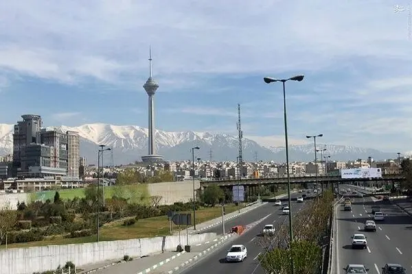 اکثر معابر شهر تهران خلوت و تردد روان است