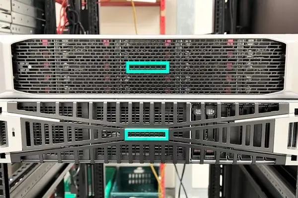راهنمای جامع انتخاب و پیکربندی سخت‌افزاری سرورهای HPE ProLiant