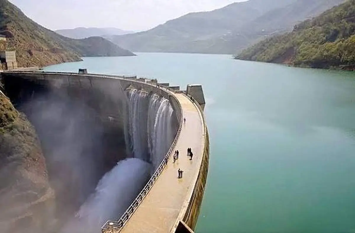ببینید/یک سد در ایران سر ریز کرد
