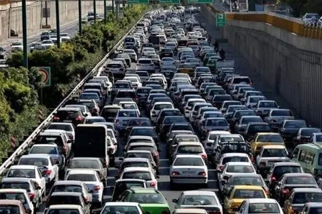  ترافیک سنگین در آزادراه تهران - شمال/ تصاویر