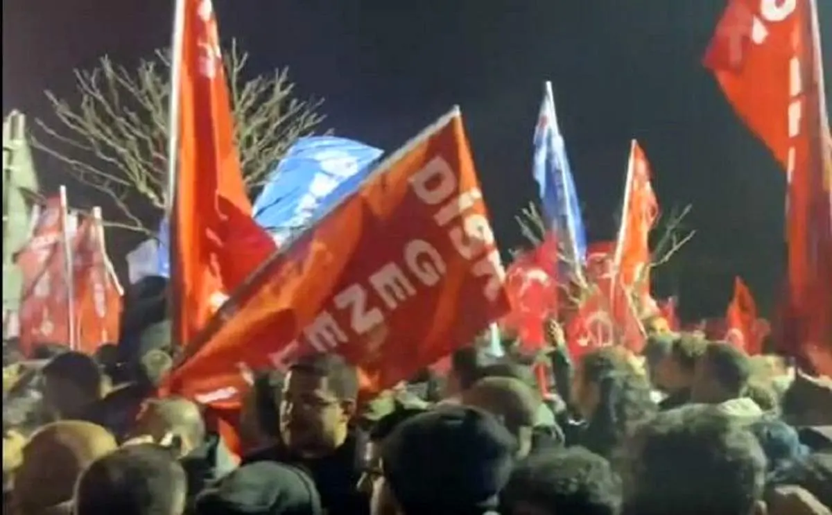 سرکوب معترضان ترکیه با گاز اشکآور