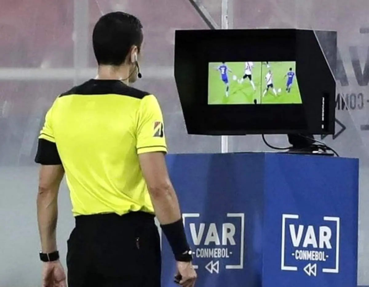 ببینید | VAR به این فصل لیگ برتر میرسد؟