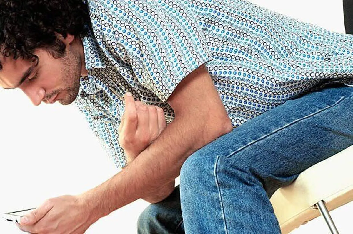 این نوع نشستن شما را بیمار می کند