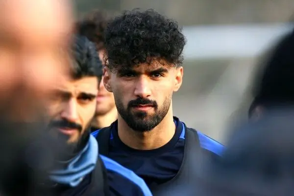 غیبت احتمالی ستاره دفاعی استقلال برابر خیبر