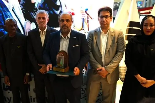  بیمه‌ دی غرفه برتر سومین نمایشگاه بین‌المللی شهر پایدار کیش شد