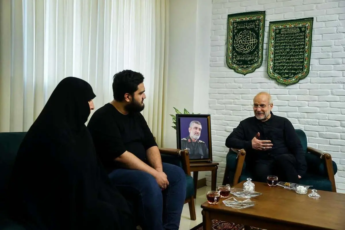 حضور قالیباف در منزل سردار امیرعلی حاجیزاده