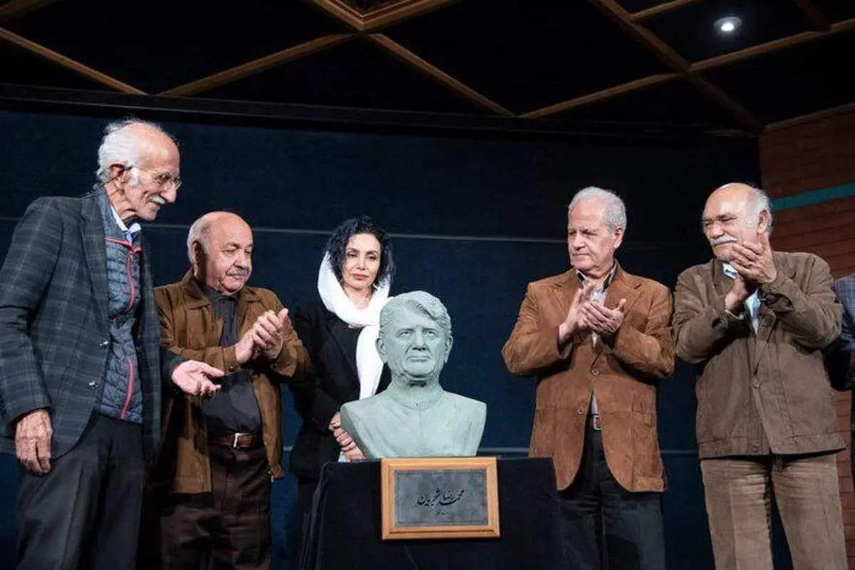 رونمایی از سردیس شجریان 