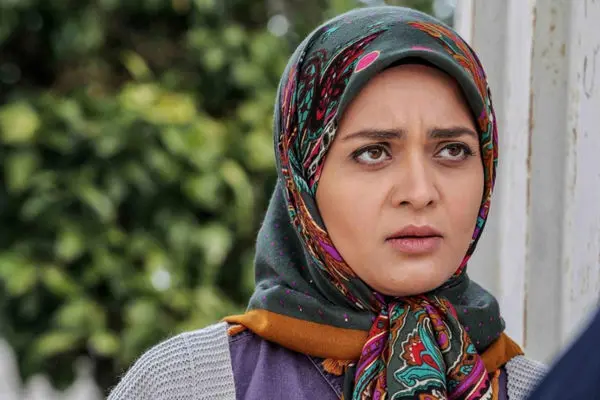 استایل اروپایی عارفه معماریان «دختر محمود نقاشِ» سریال پایتخت/ عکس