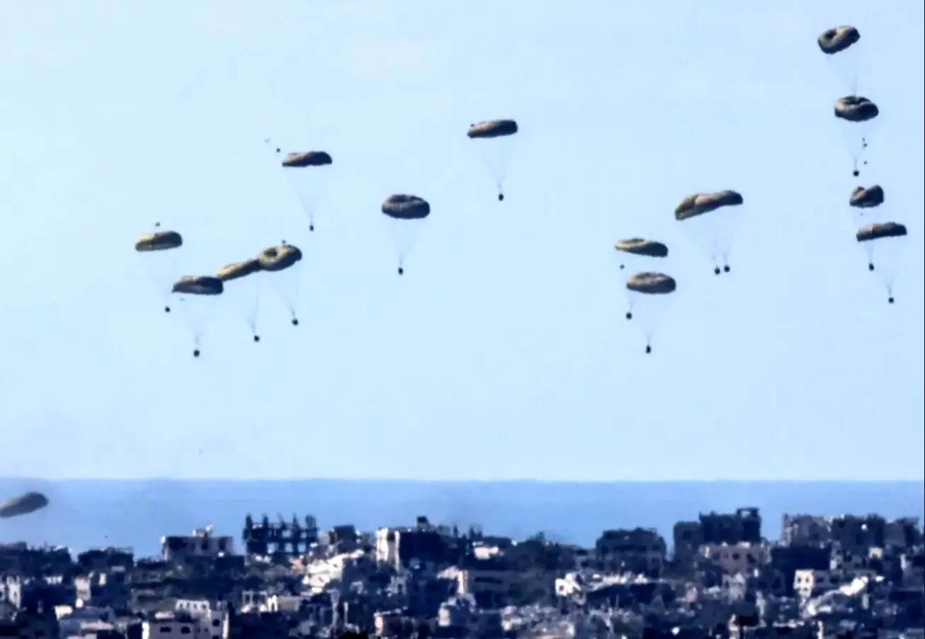 ۱۰ پرتاب هوایی کمک‌های بشردوستانه اردن بر فراز غزه