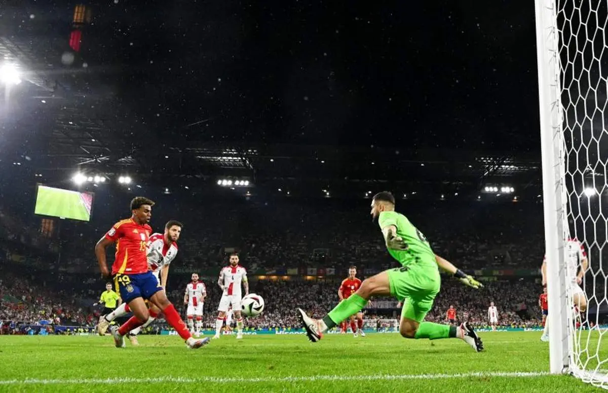  گلر گرجستان یکی از بهترین‌های تاریخ یورو!