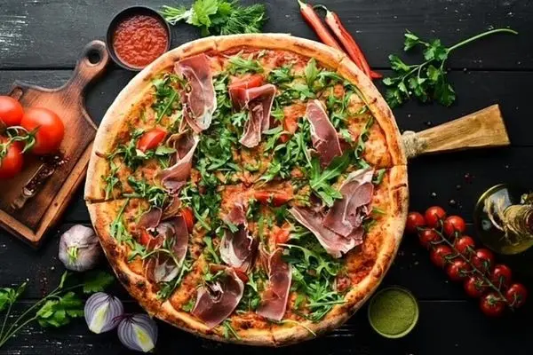 رونمایی از پیتزای پای مرغ!/ ببینید