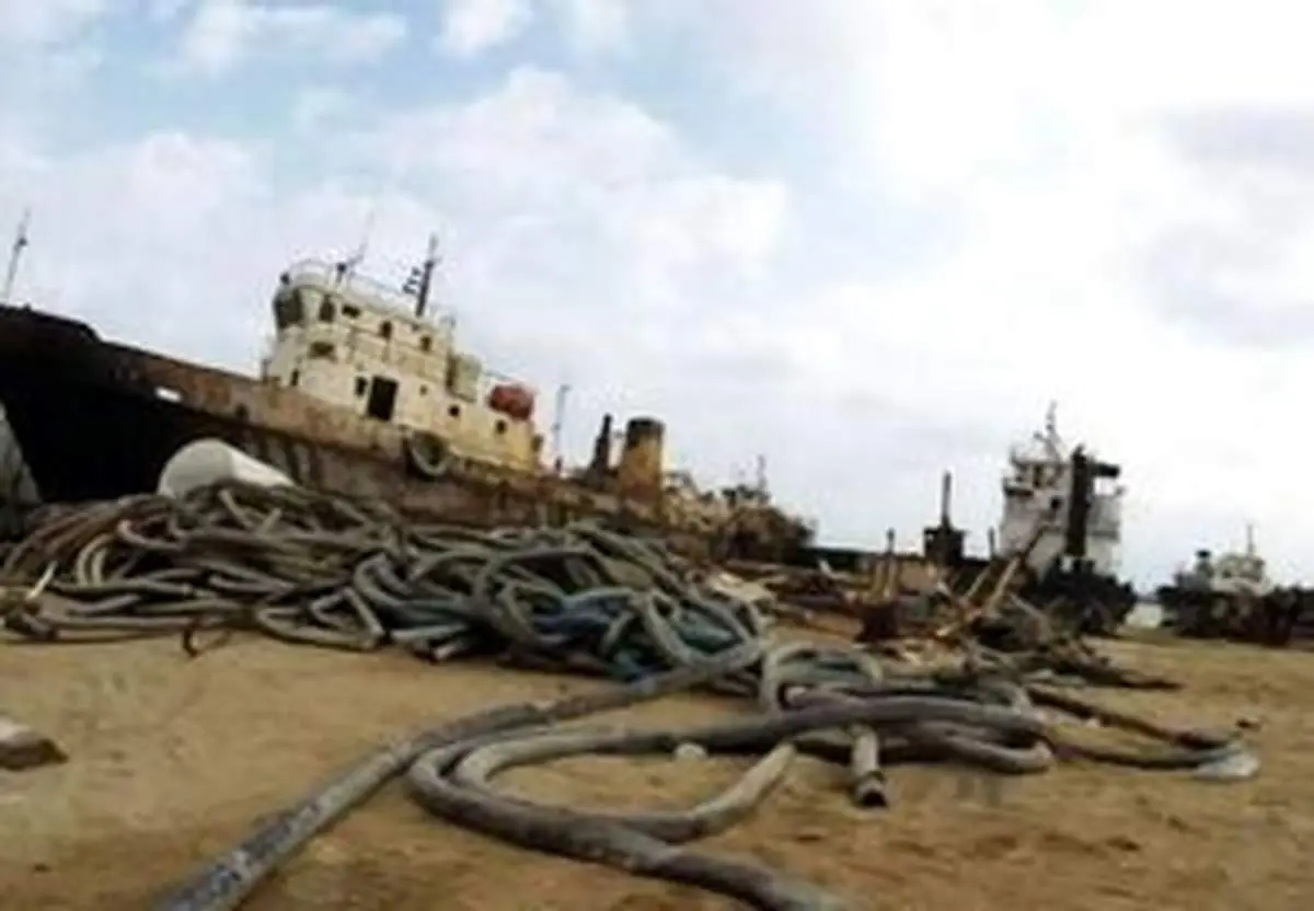 انهدام باند بزرگ قاچاق سوخت در سواحل بندرعباس با بیش از ۲۰۰ متهم