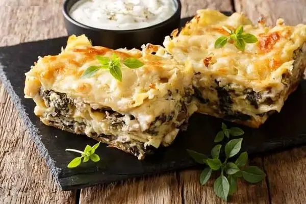 طرز تهیه لازانیای مرغ و ریحان با قارچ و سس بشامل بسیار لذیذ